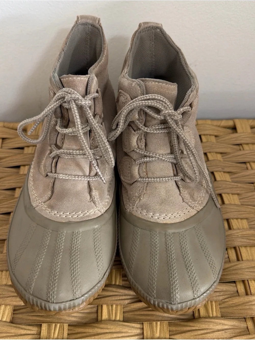 Sorel Out n About Plus Duck Ankle Boots Women’s Size 7 Taupe Gray Suede Leather
